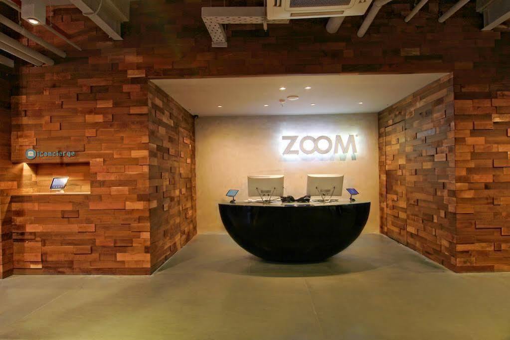 Zoom Smart Hotel Jemursari Surabaya Bagian luar foto